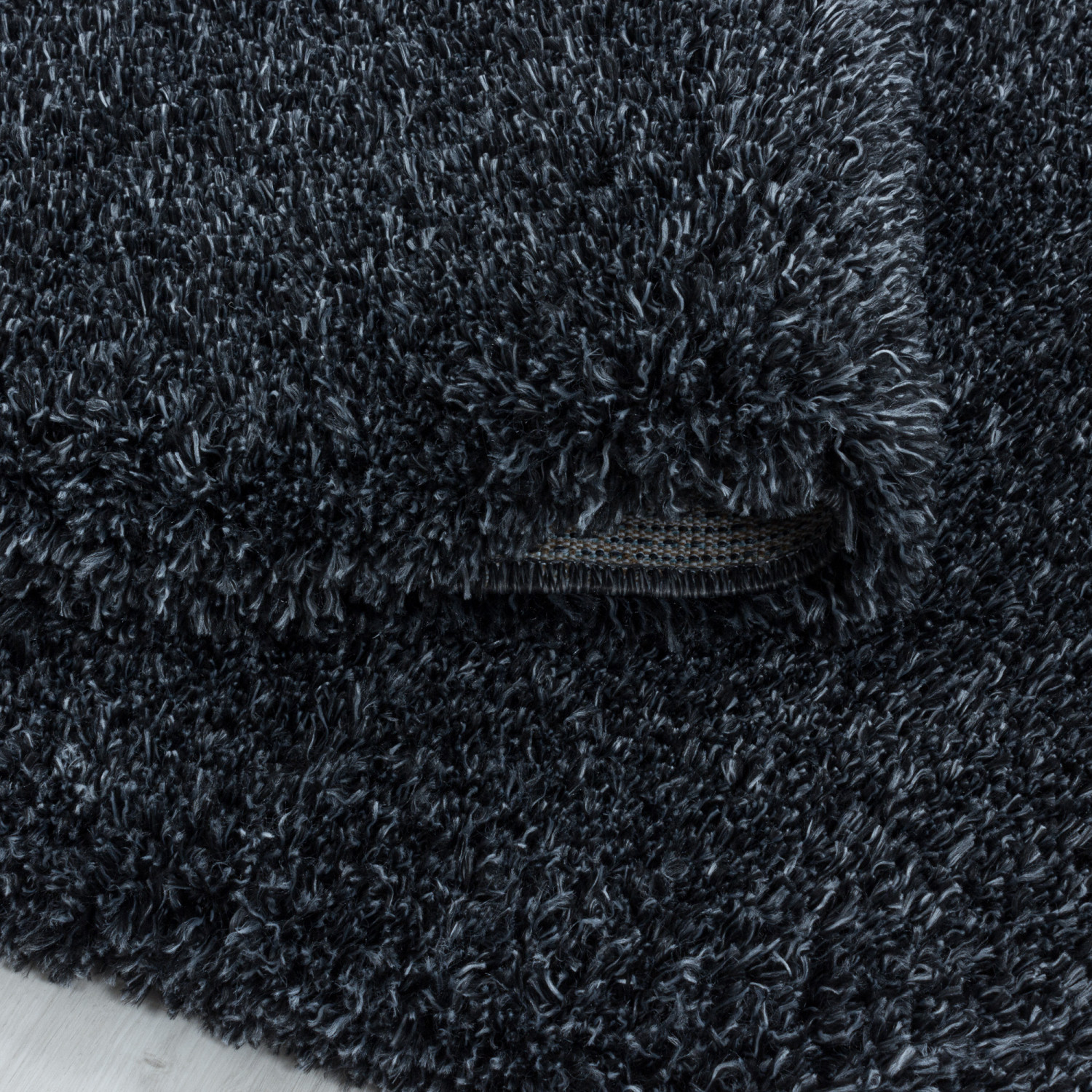 Kusový koberec Fluffy Shaggy 3500 anthrazit – detail z galerie