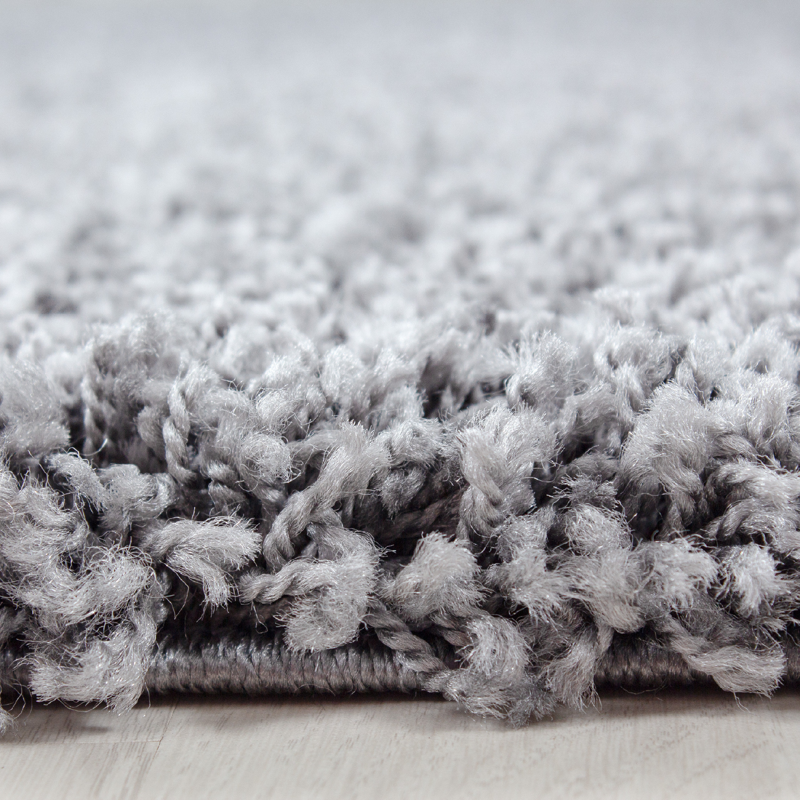 Kusový koberec Life Shaggy 1500 light grey kruh – detail z galerie