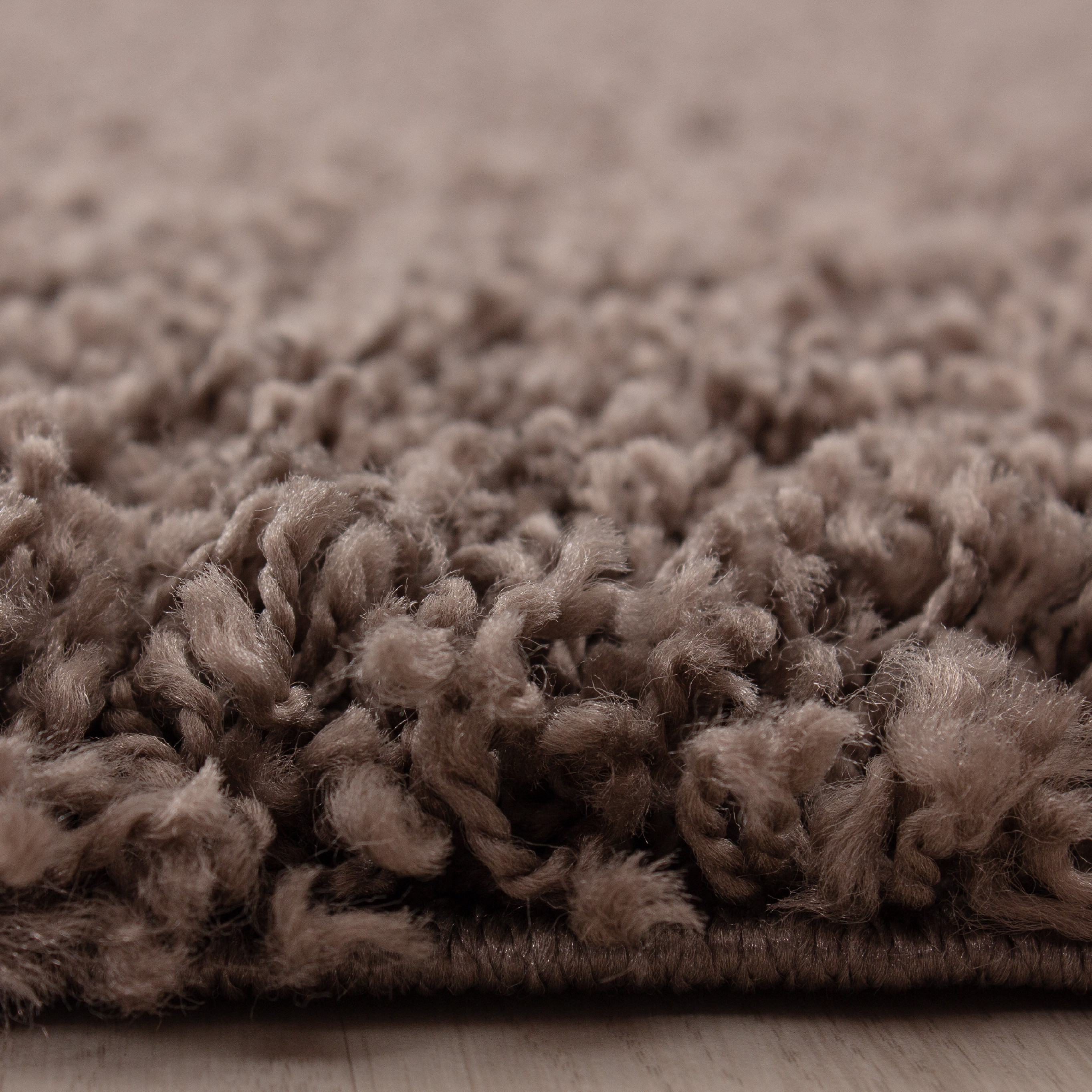 Kusový koberec Life Shaggy 1500 taupe kruh – detail z galerie
